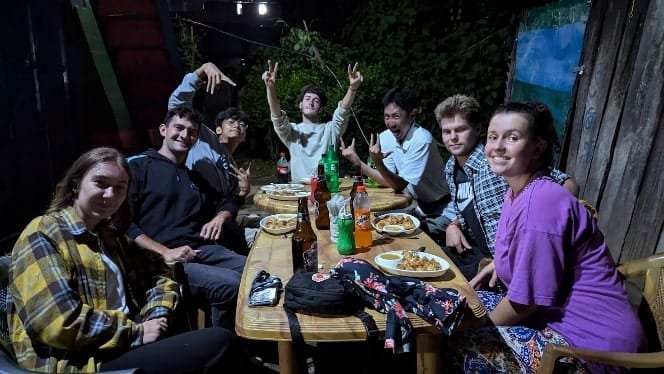 Evening snack together at the 'Momo Place'